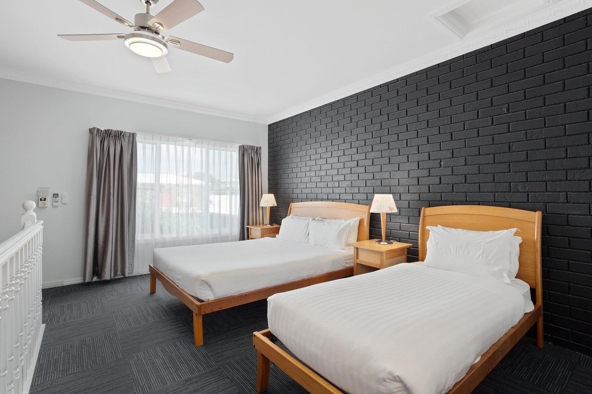 The International Motel Аполо Бей Екстериор снимка