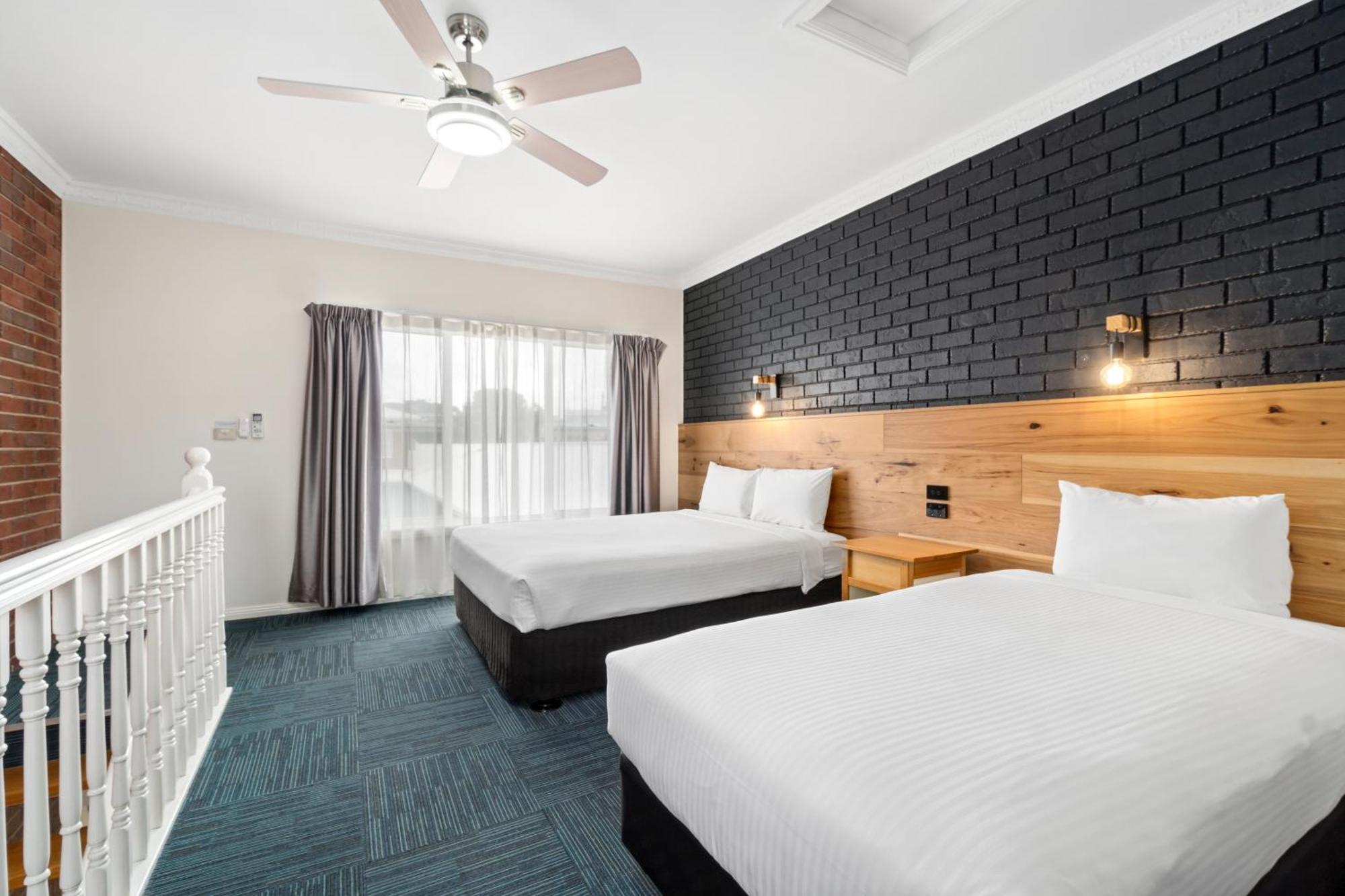 The International Motel Аполо Бей Екстериор снимка